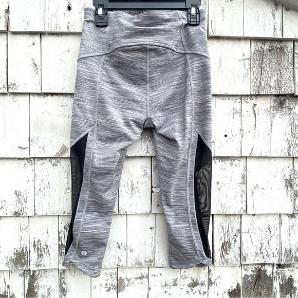 Lululemon Crop Mesh Insert Leggings - Picture 5 of 6